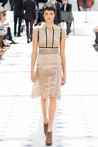 Look 11